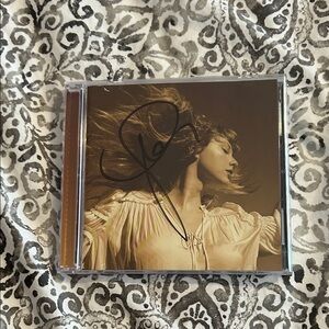 Taylor Swift SIGNED Fearless: Taylor’s Version CD